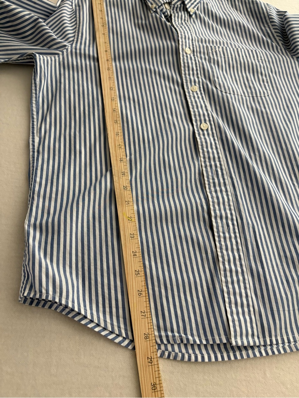 Abercrombie & Fitch Blue and White Striped Button-Down Shirt - Picture 8 of 8